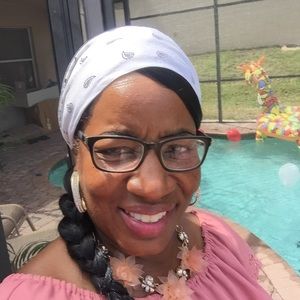 Meet your Posher, Sheila